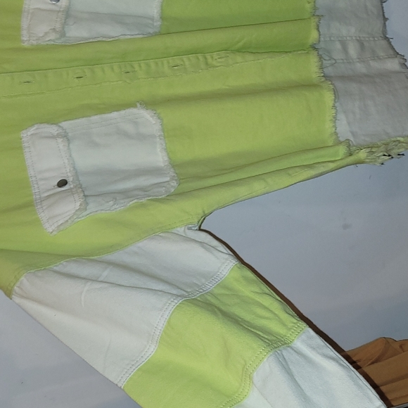 Women's New without tags POL light weight jean jacket. Sz small oversized. Nwots - Picture 7 of 9